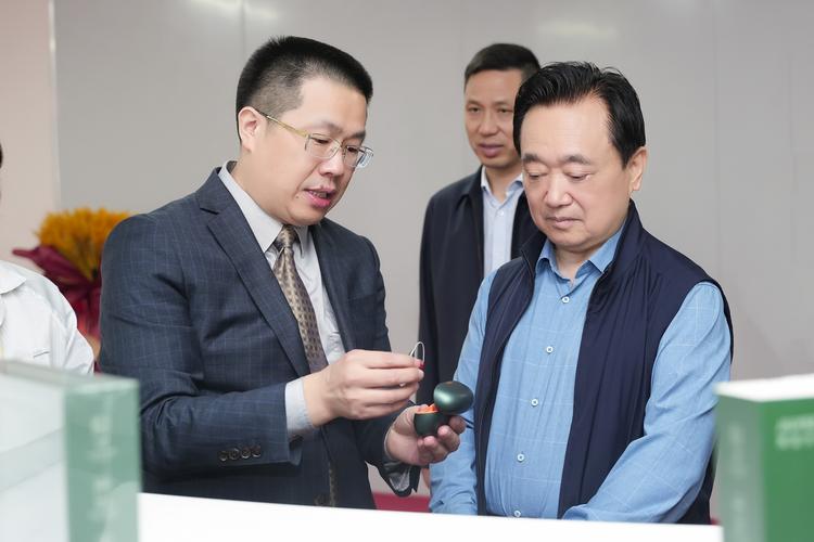 玖益全球首款原创蓝牙数字智能助听器在衡下线